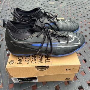 Jr. Phantom GX Club youth soccer cleats. Good condition